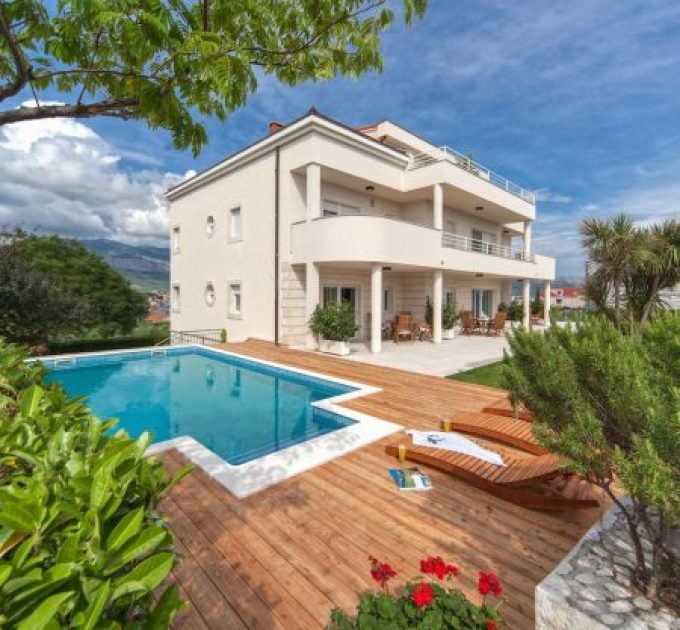 Luxury villa with pool and garden view