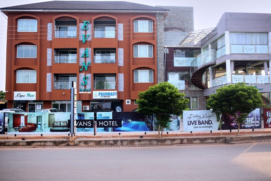 Evans Hotel